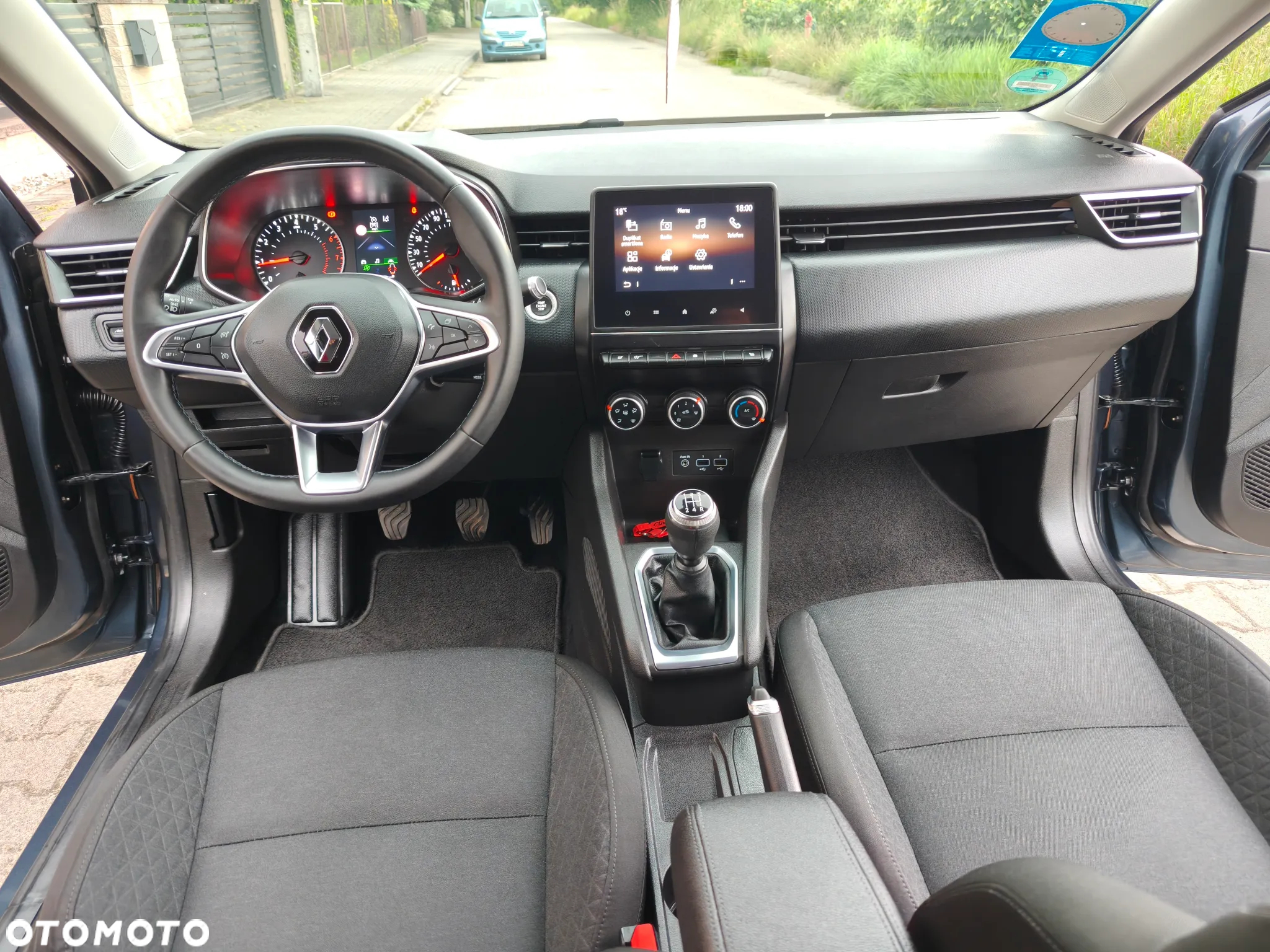 Renault Clio - 10