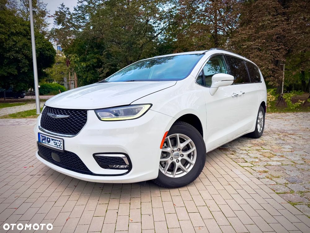 Chrysler Pacifica - 1