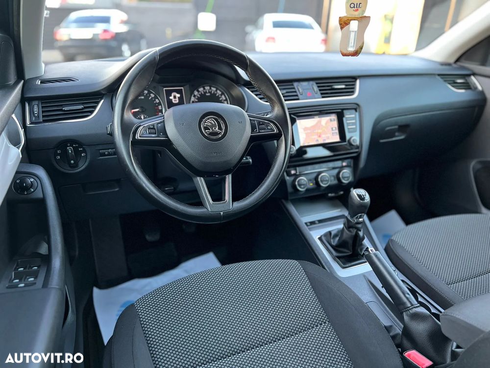 Skoda Octavia Combi 1.6 TDI Premium Edition - 17