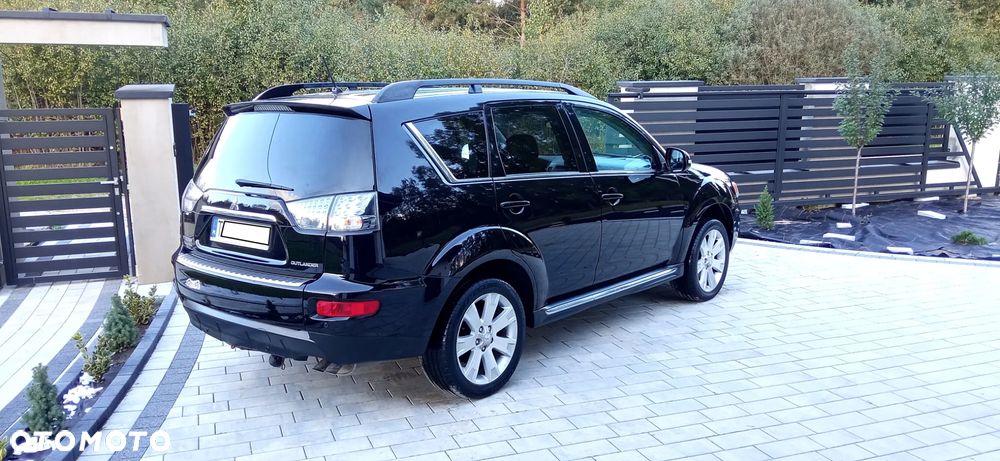 Mitsubishi Outlander - 14