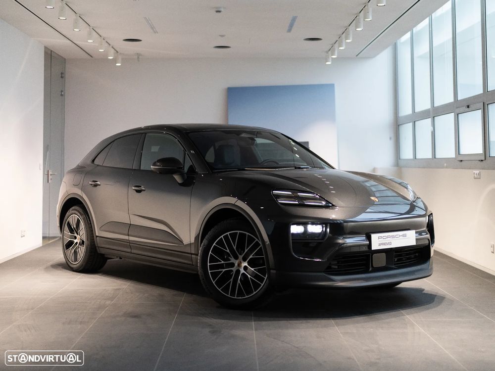Porsche Macan Electric 4 - 7