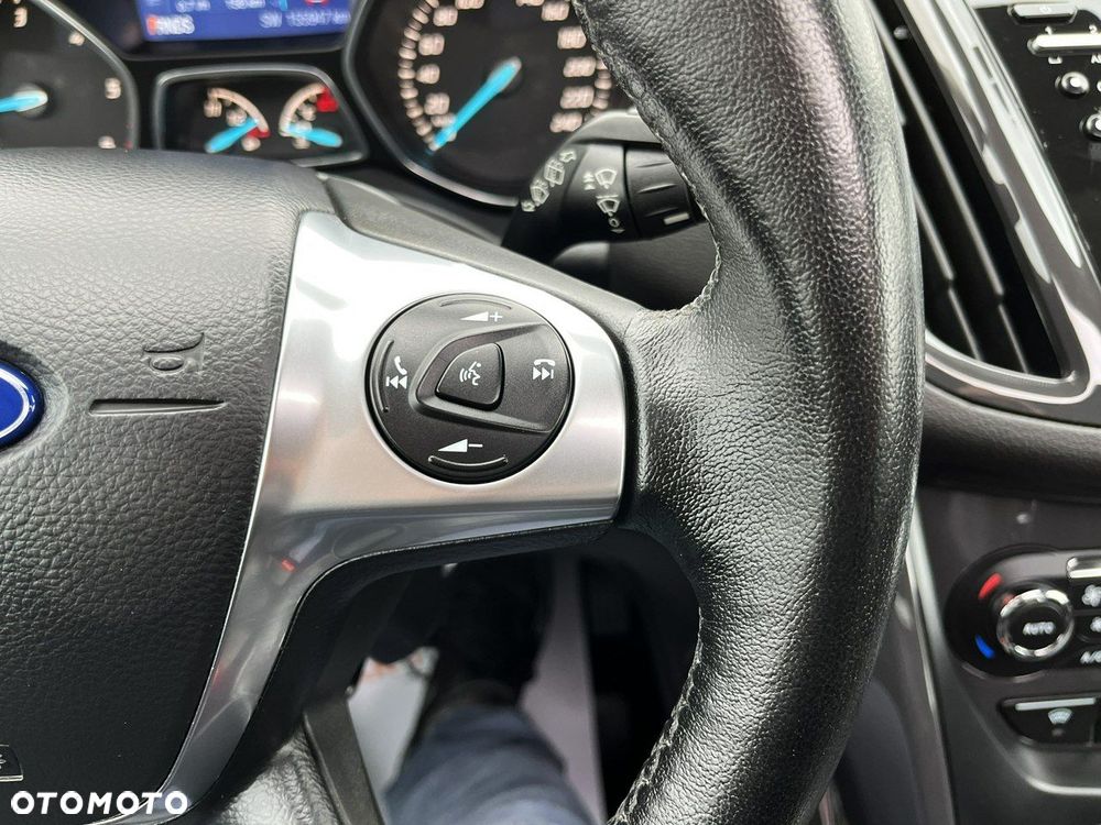 Ford Kuga - 25