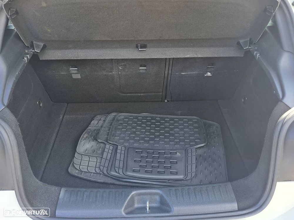 Mercedes-Benz A 180 d AMG Line - 43