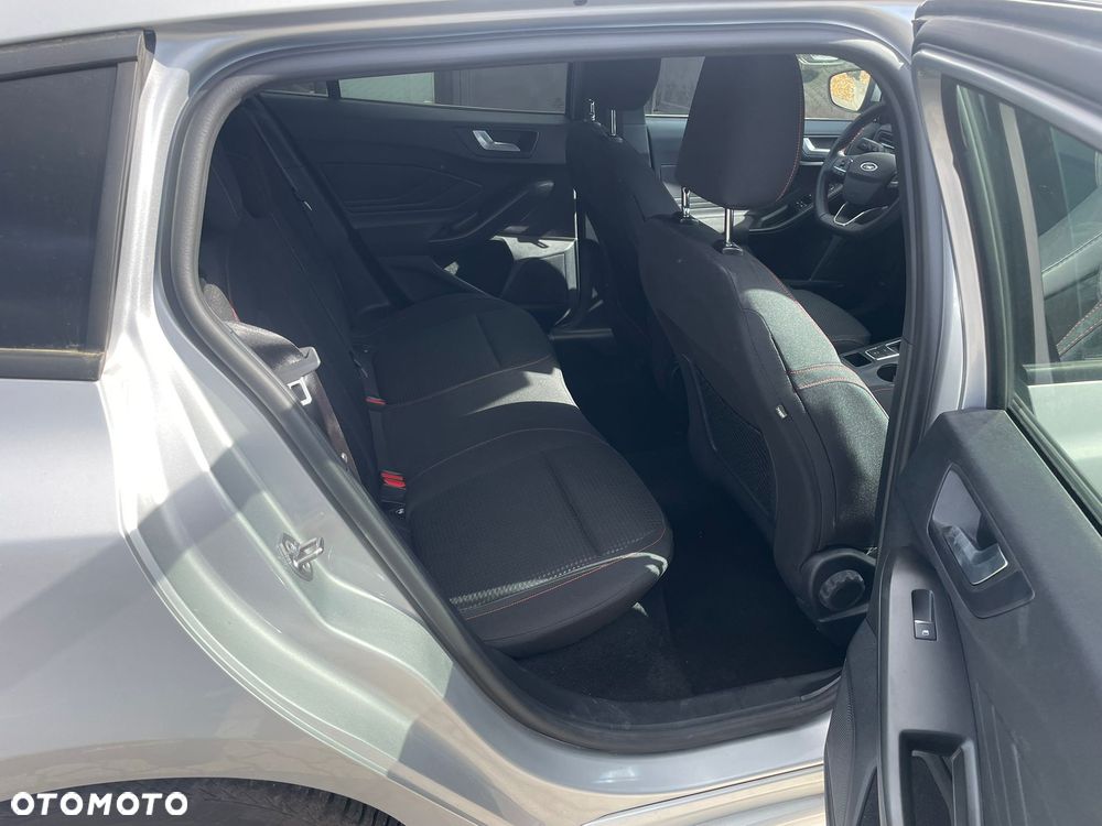 Ford Focus 1.0 EcoBoost mHEV ST-Line X - 9