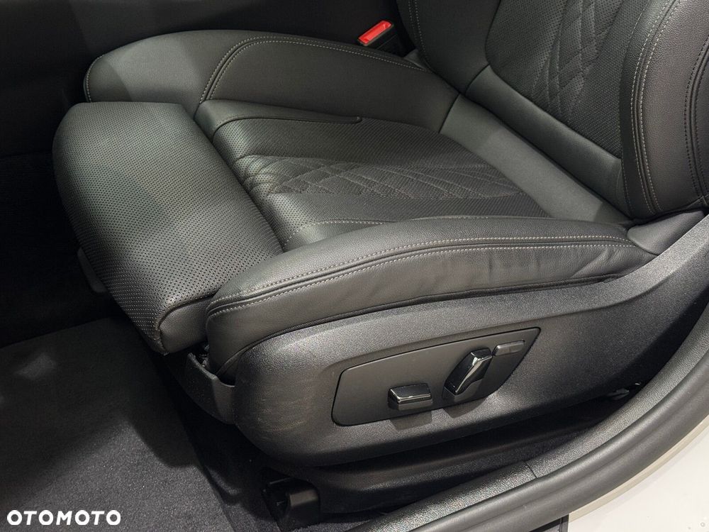 BMW Seria 5 520i - 11