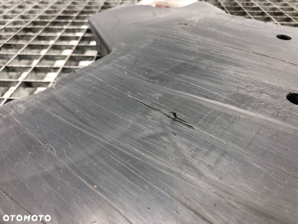 OSŁONA PODWOZIA ŚRODKOWA  MAN TGE Autobus 2017 - 2022 2.0 TDI 130 kW [177 KM] olej napędowy 2017 - 5