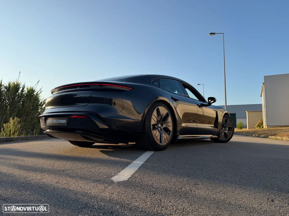 Porsche Taycan Standard - 8