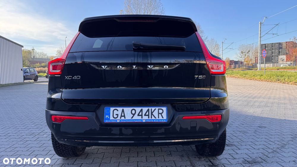 Volvo XC 40 T5 AWD Momentum - 2