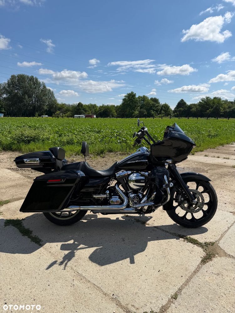 Harley-Davidson Touring Road Glide - 4