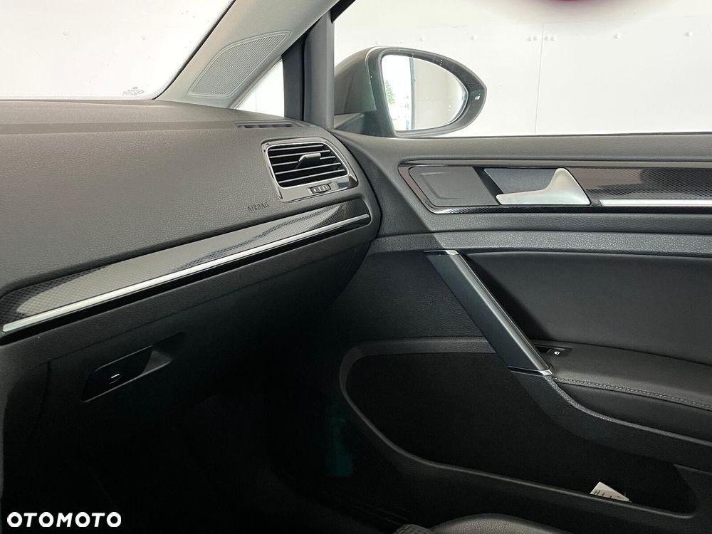 Volkswagen Golf 1.6 TDI Highline - 21