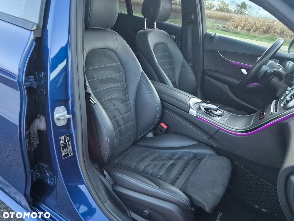 Mercedes-Benz Klasa C 220 d 4Matic T 9G-TRONIC AMG Line - 29