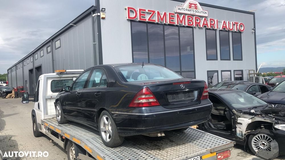 Dezmembram Mercedes Benz C 200 2.2 CDI an fabr 2005 - 2