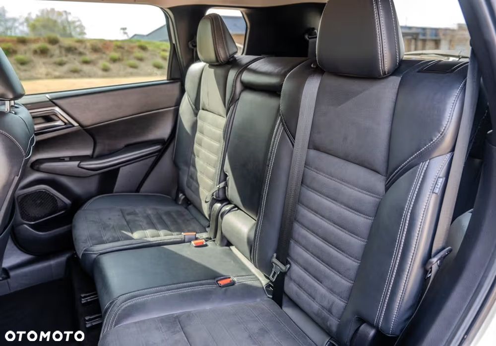 Mitsubishi Outlander - 24