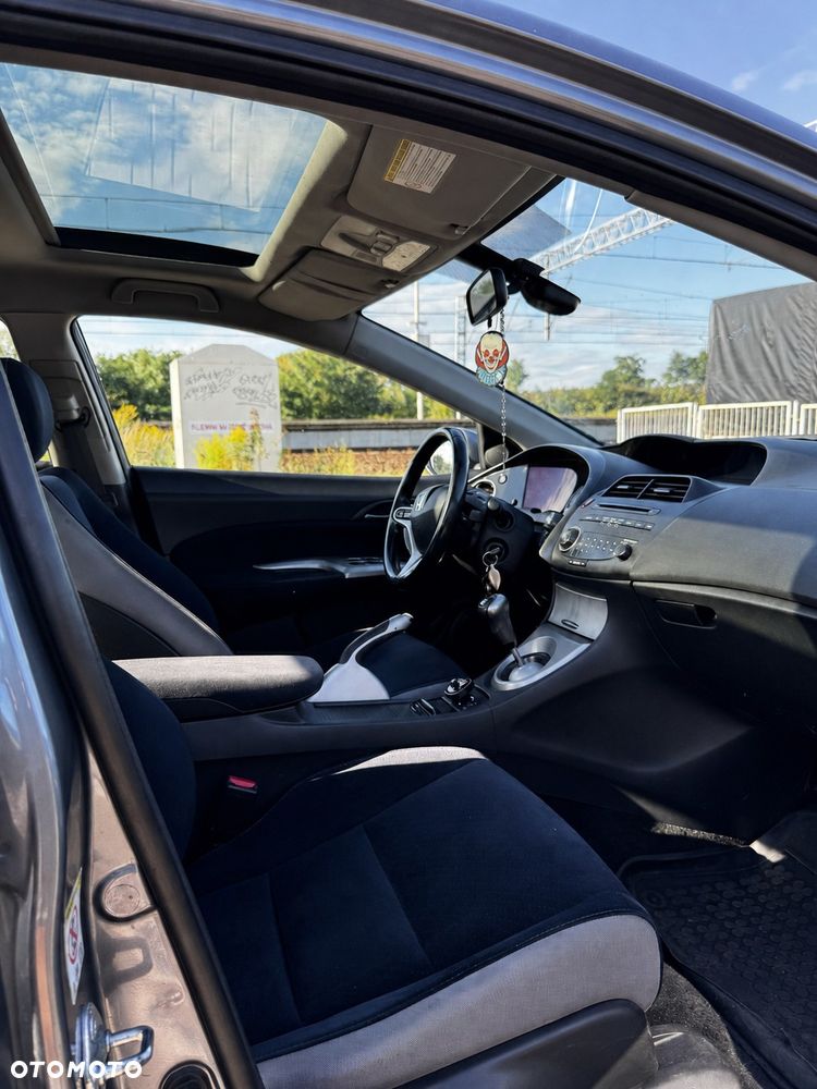 Honda Civic 1.8 Executive - 23