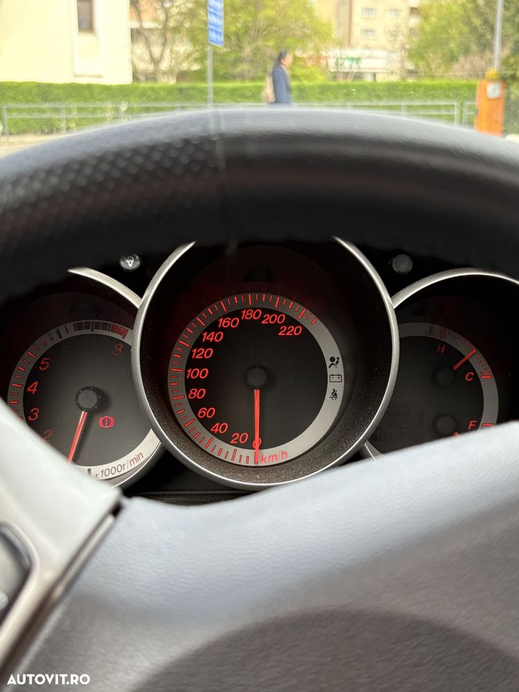 Mazda 3 2.0 GTA Plus - 8