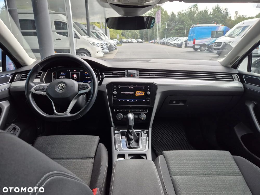 Volkswagen Passat 2.0 TDI SCR DSG Business - 14