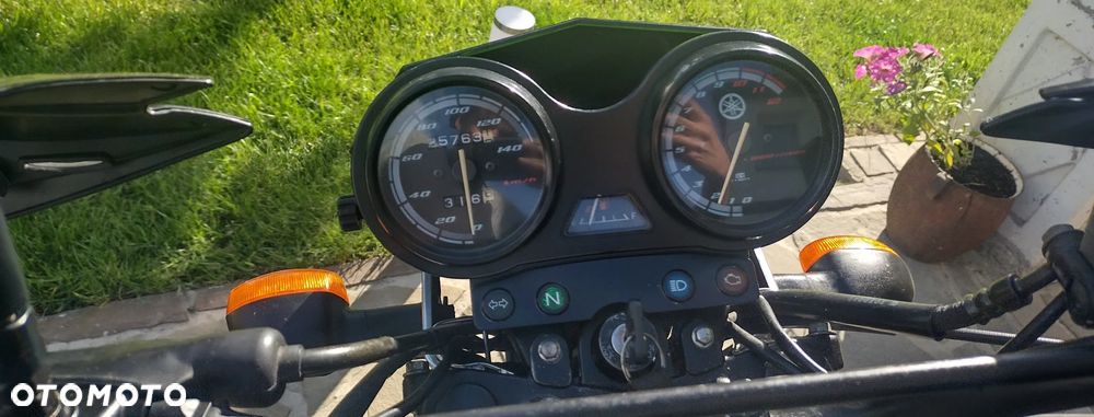 Yamaha YBR - 9