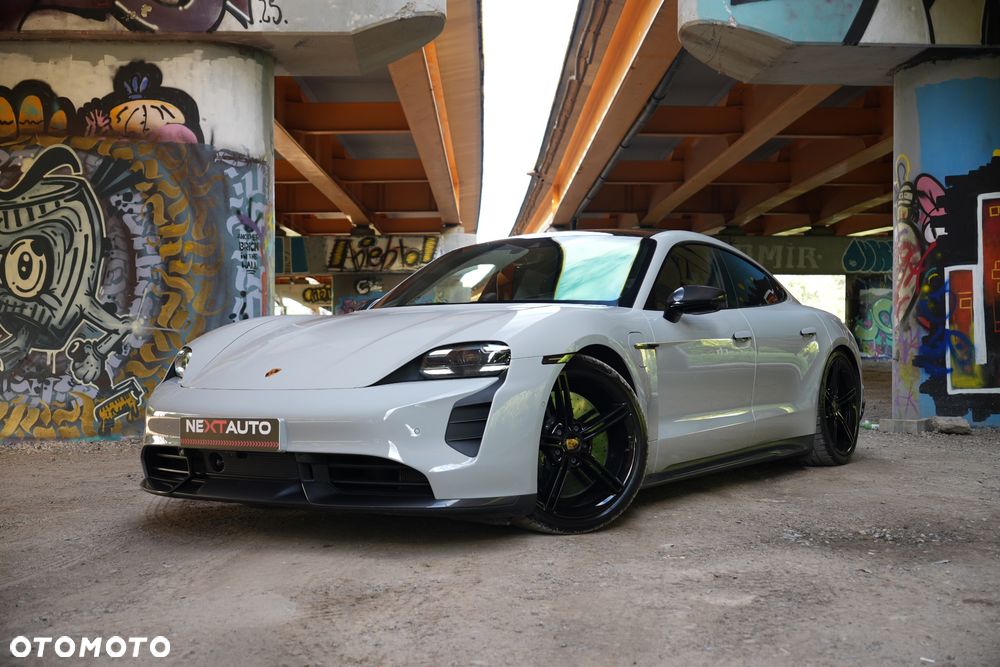 Porsche Taycan Turbo S - 3