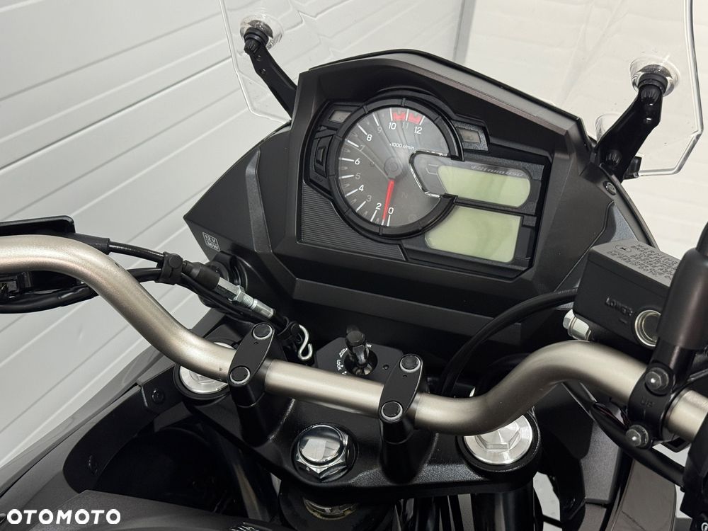 Suzuki V-STROM - 13