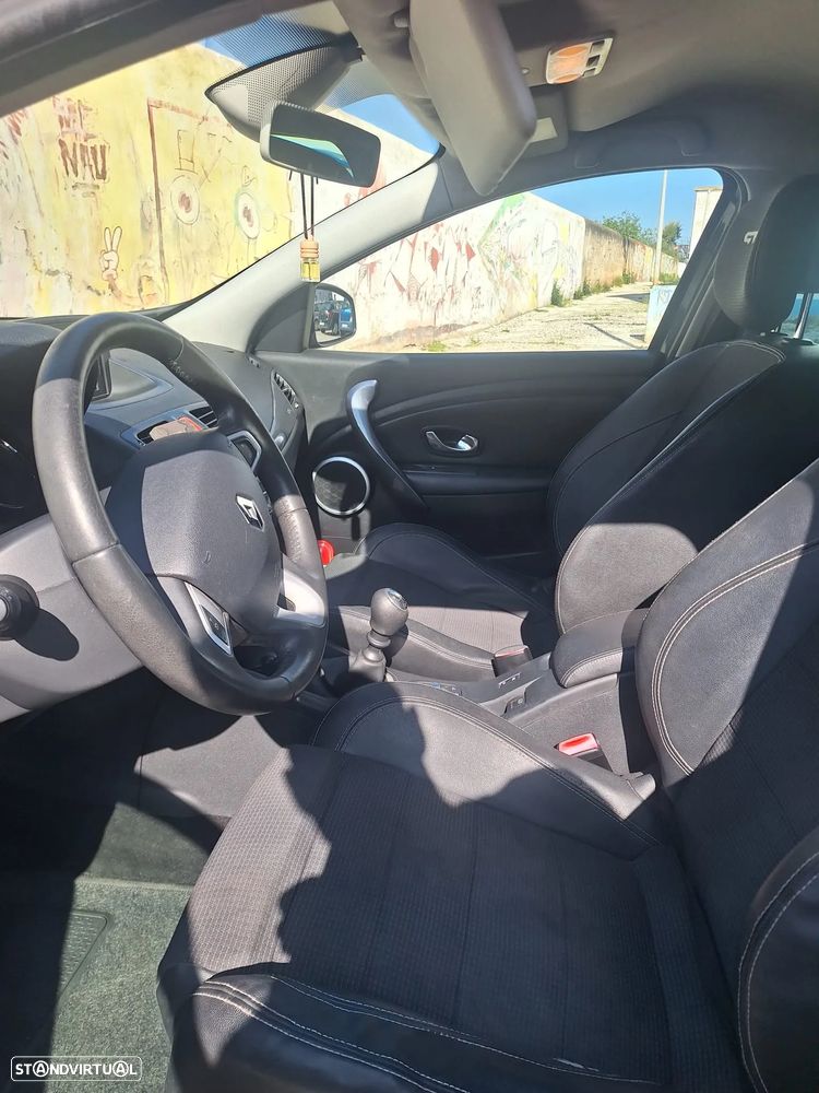 Renault Mégane Sport Tourer 1.5 dCi GT Line - 14