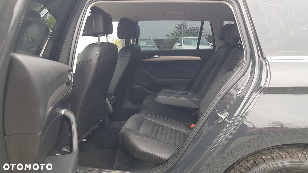 Volkswagen Passat Variant 2.0 TDI SCR DSG Highline - 22