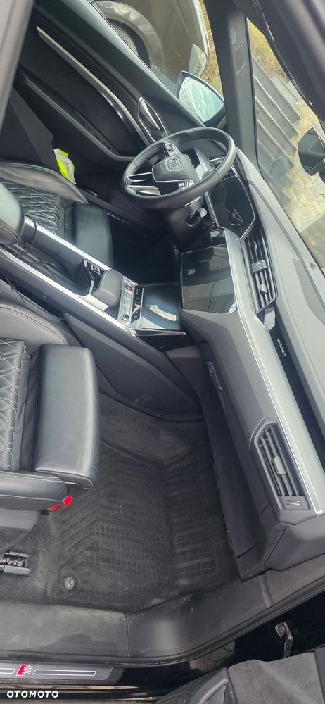Audi Q8 Sportback e-tron - 7