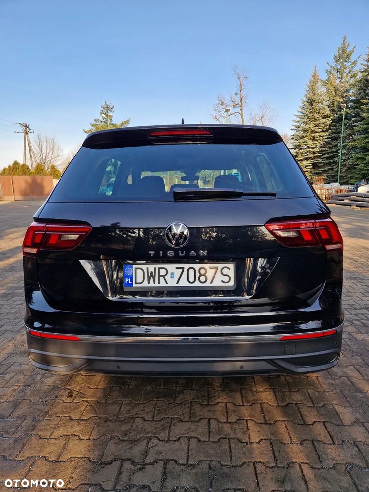 Volkswagen Tiguan - 11