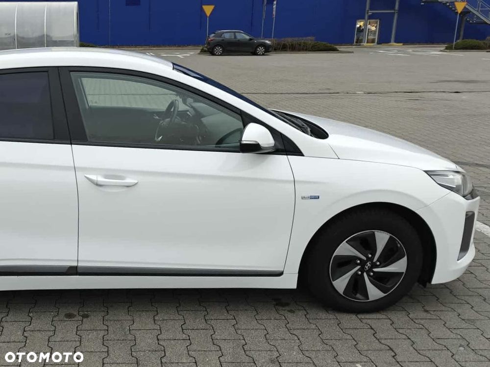 Hyundai IONIQ Hybrid Business - 10
