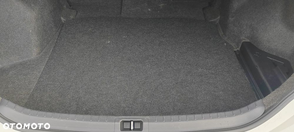 Toyota Corolla 1.6 Prestige MS EU6 - 11