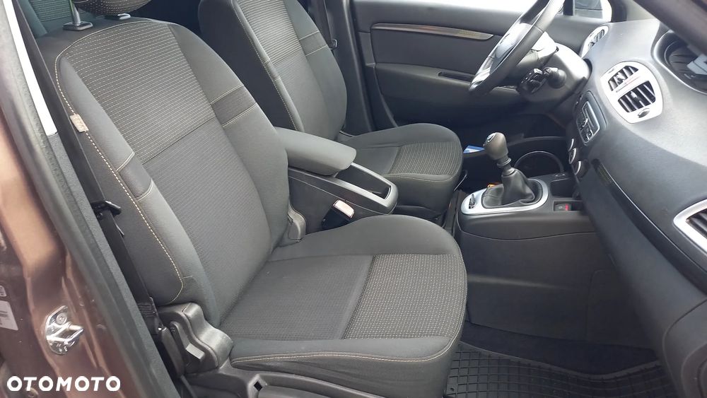 Renault Grand Scenic - 10