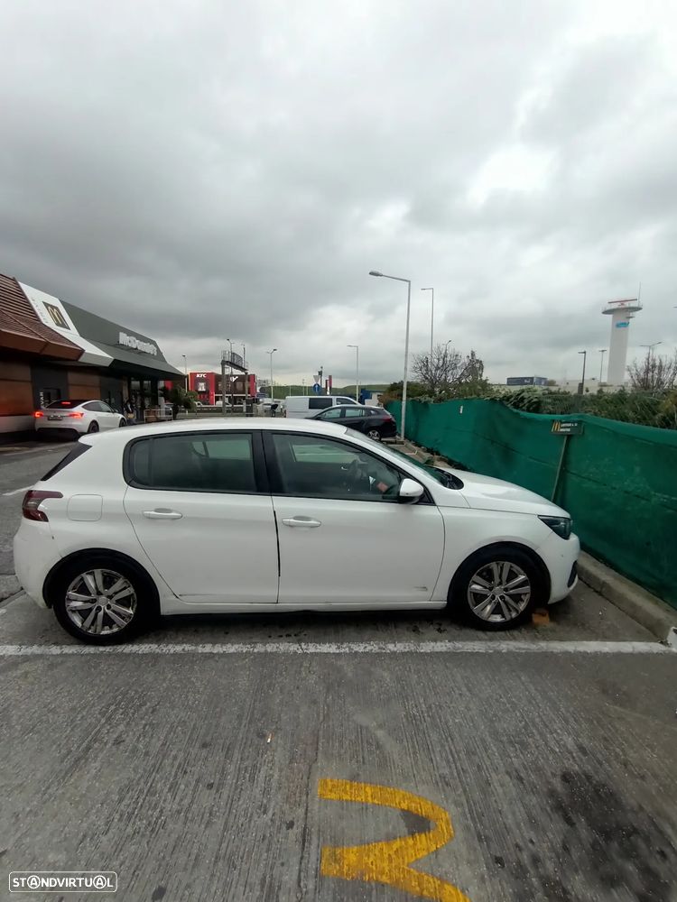 Peugeot 308 BlueHDi FAP 130 EAT6 Stop & Start Active - 24