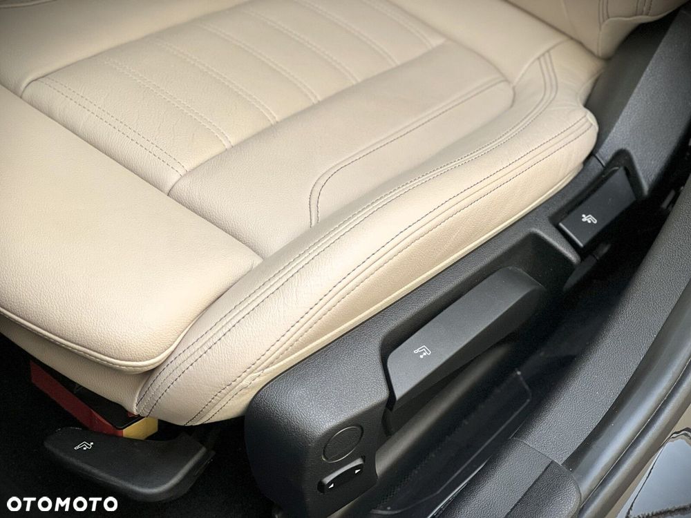 BMW Seria 3 320d xDrive Sport Line - 28