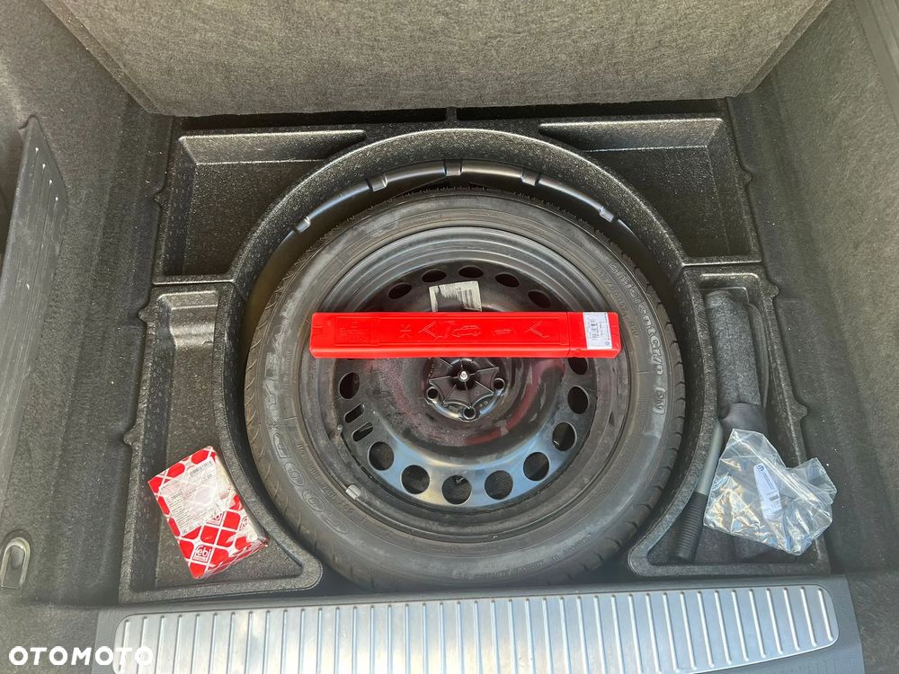 Opel Astra 1.4 Turbo Sports Tourer - 16