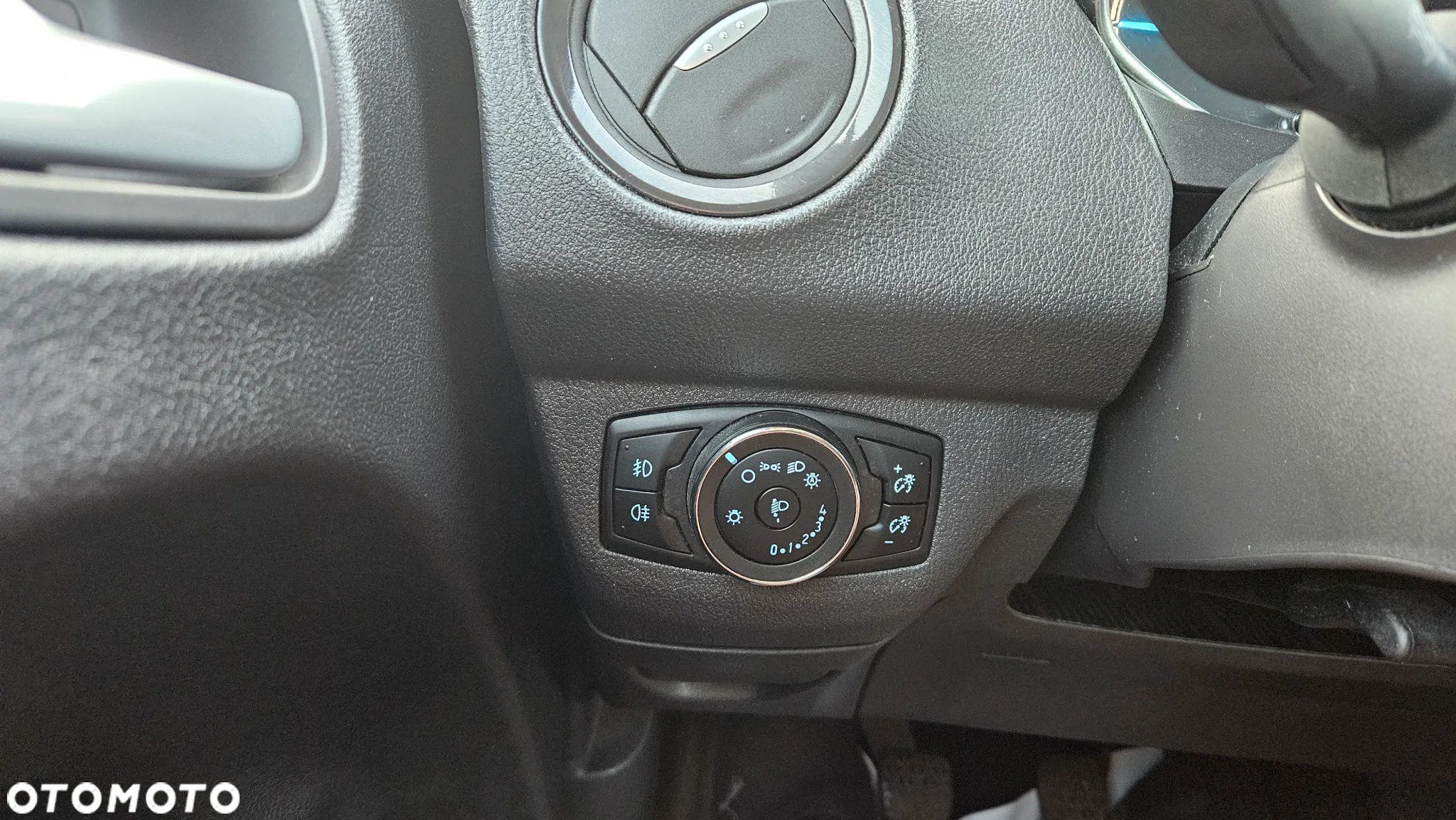 Ford Tourneo Courier 1.0 EcoBoost S&S Titanium - 18