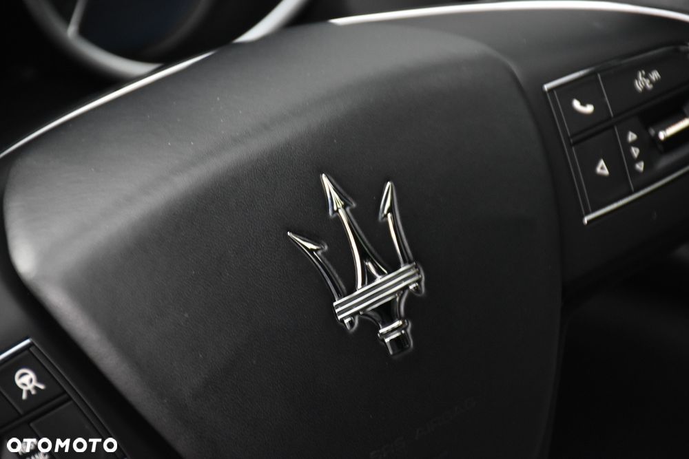 Maserati Ghibli S - 18