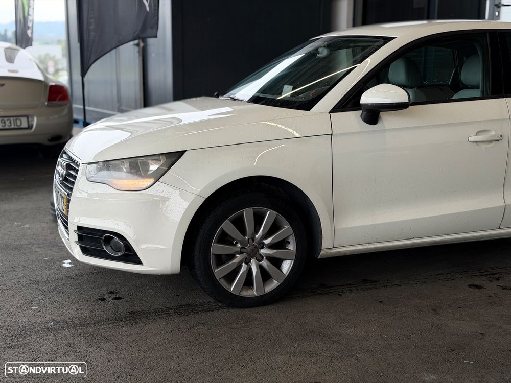 Audi A1 Sportback 1.6 TDI Business Line - 4