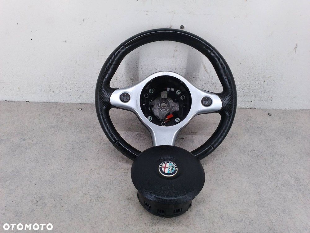 KIEROWNICA Z PODUSZKĄ ALFA ROMEO 159 156061211 86250210091  1000465N76 - 1