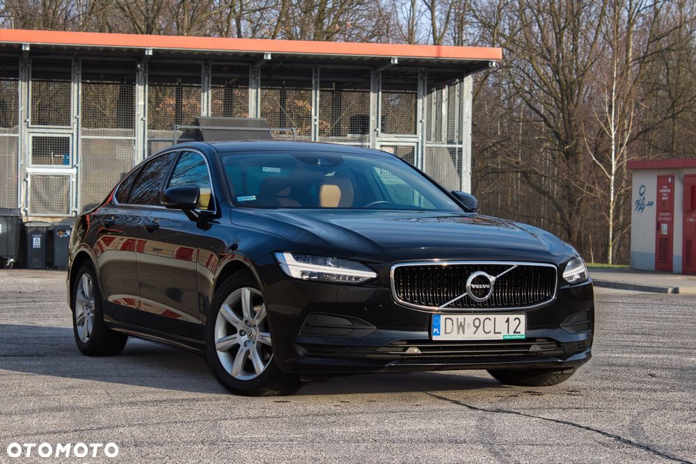 Volvo S90 - 2