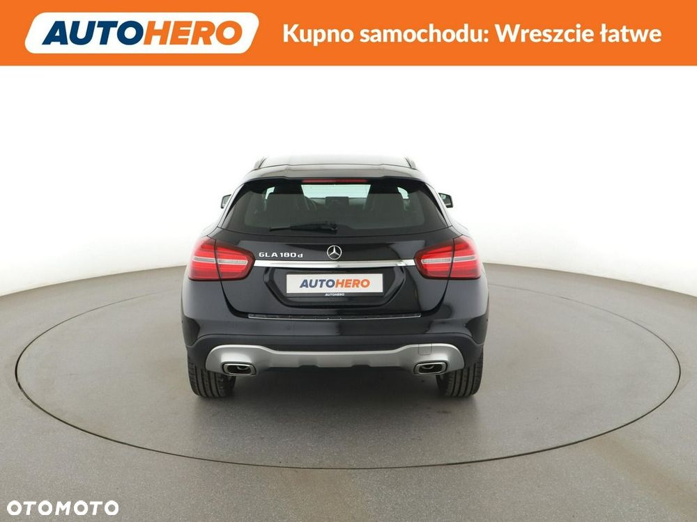 Mercedes-Benz GLA 180 d Urban - 7