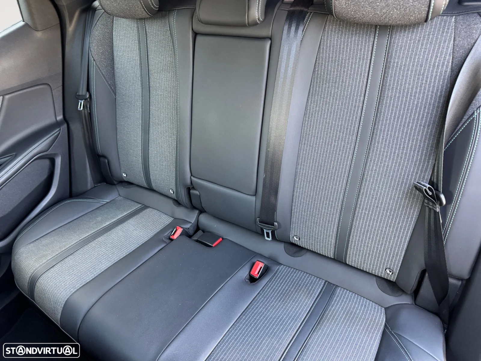 Peugeot 3008 1.5 BlueHDi Allure Pack EAT8 - 15