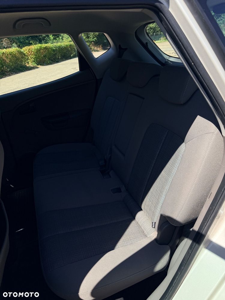Kia Venga 1.4 L - 12