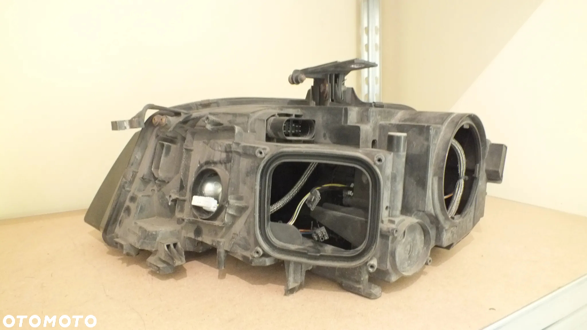 Xenon prawy Audi A4 8K0941003C - 5
