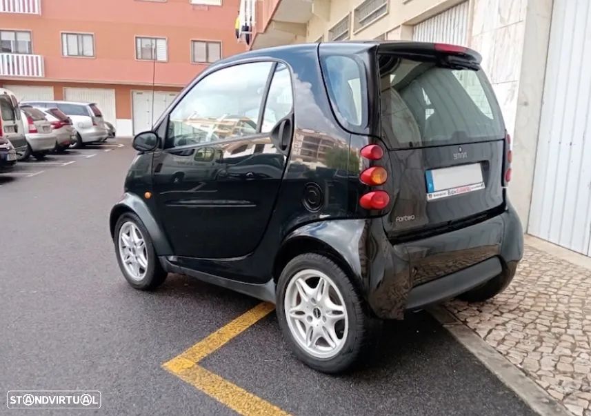 Smart ForTwo Coupé cdi softouch black&white limited dpf - 3