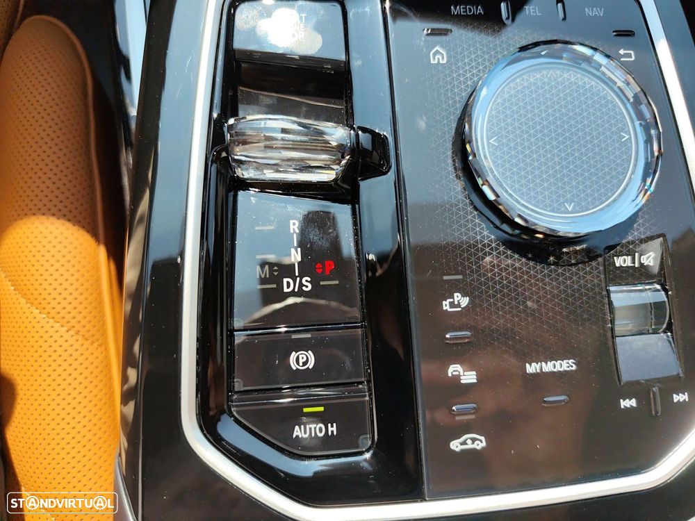 BMW 750 750e xDrive Pack Desportivo M - 28