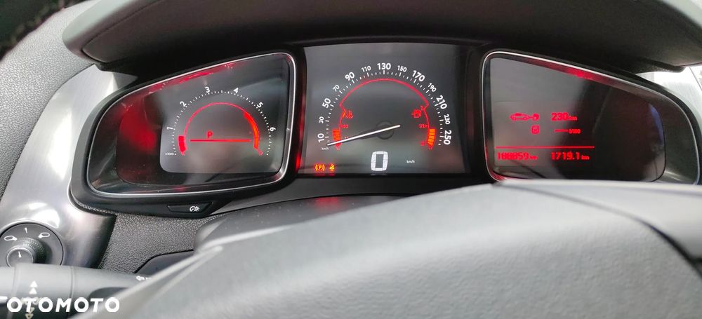 Citroën DS5 HDi 165 Business - 8