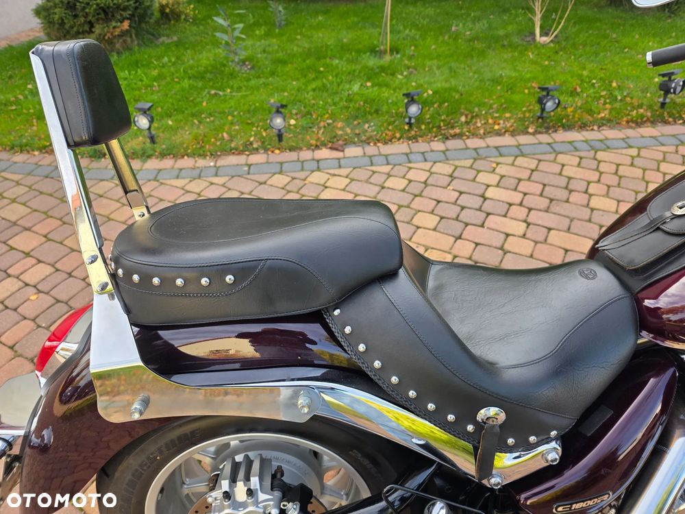 Suzuki Intruder - 29