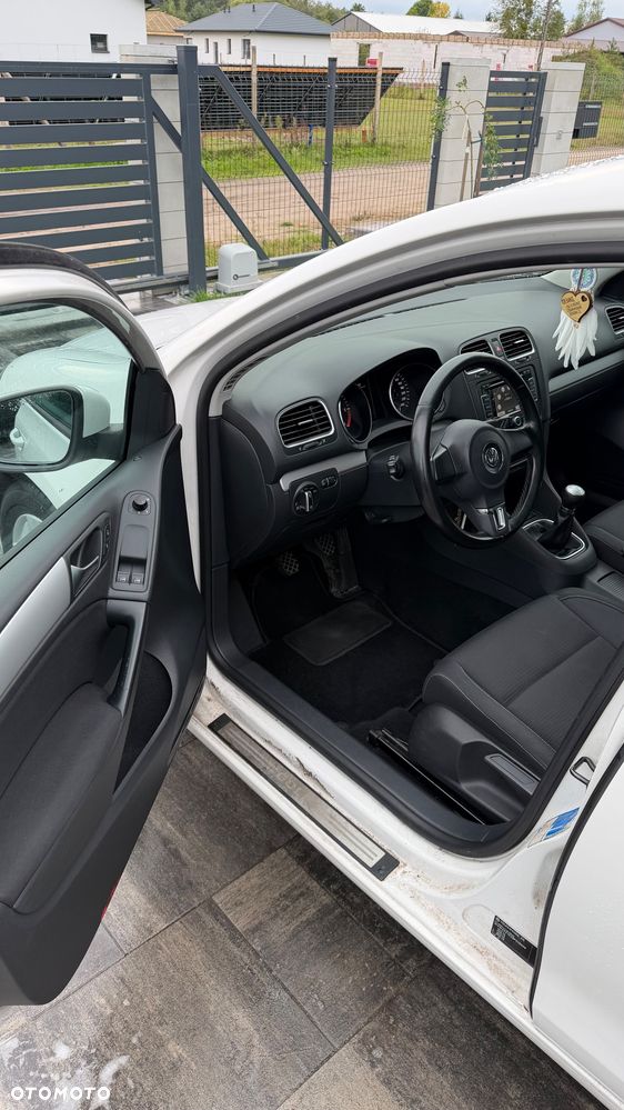 Volkswagen Golf 1.6 TDI DPF Highline - 17