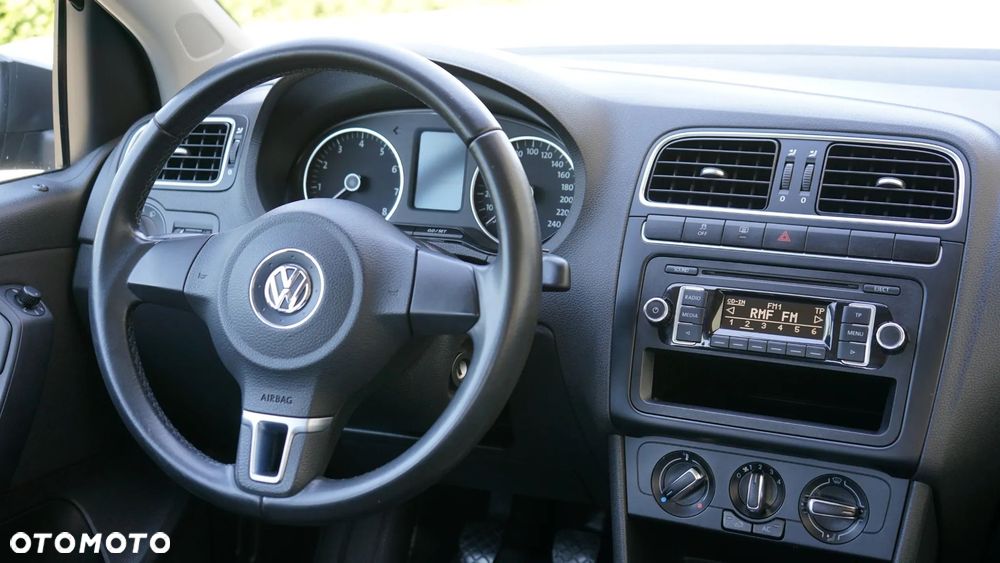 Volkswagen Polo 1.4 16V Comfortline - 8