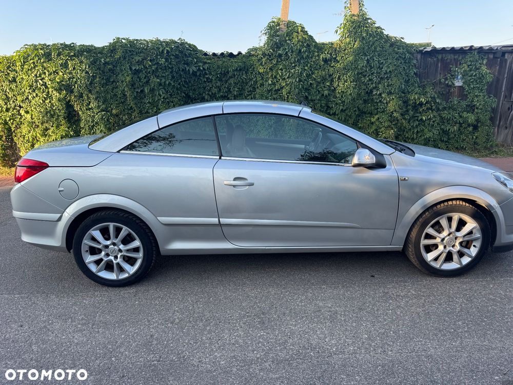 Opel Astra 1.8 Innovation 110 Jahre - 26