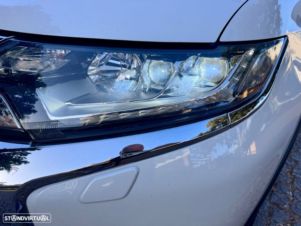 Mitsubishi Outlander 2.2 DI-D Instyle Navi Black Edition - 7